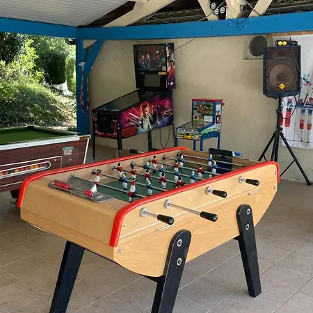 Camping Mobil Accueillant, Animaux Admis - 4 Pers. - Api-1-52-2342 La Chapelle-Aubareil
